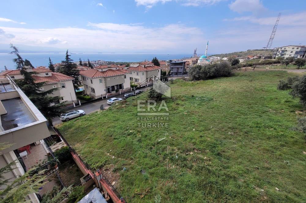 GEBZE DARICA'DA SİTE İÇERİSİNDE DENİZ MANZARALI SATILIK VİLLA