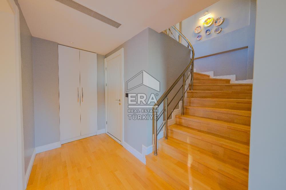 Sarıyer Uskumruköy'de 5+1, 300m2 Lüks İkiz Villa