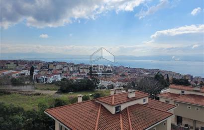 GEBZE DARICA'DA SİTE İÇERİSİNDE DENİZ MANZARALI SATILIK VİLLA