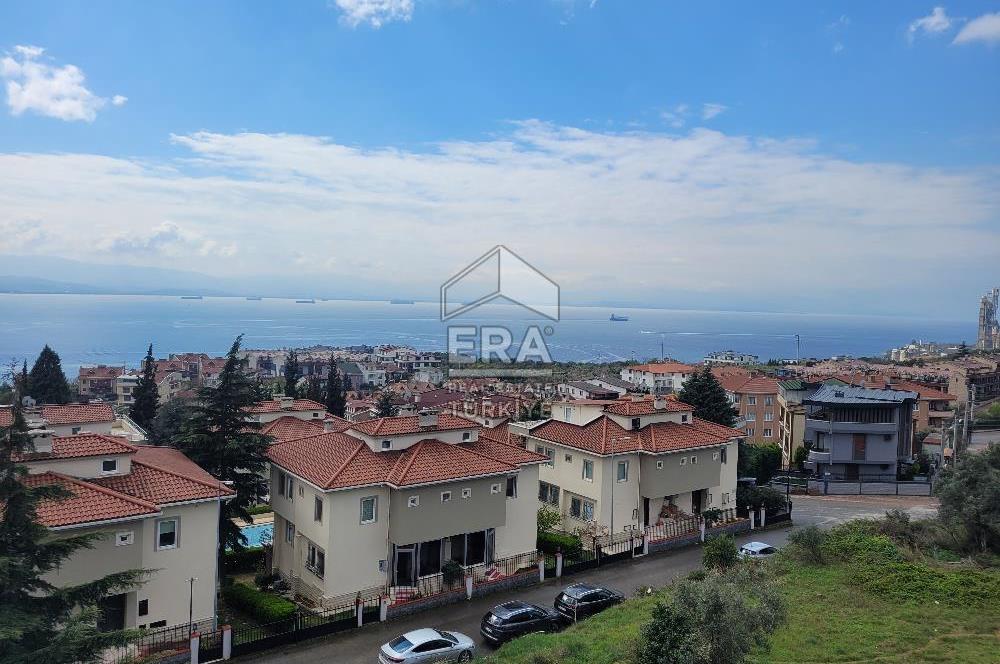 GEBZE DARICA'DA SİTE İÇERİSİNDE DENİZ MANZARALI SATILIK VİLLA