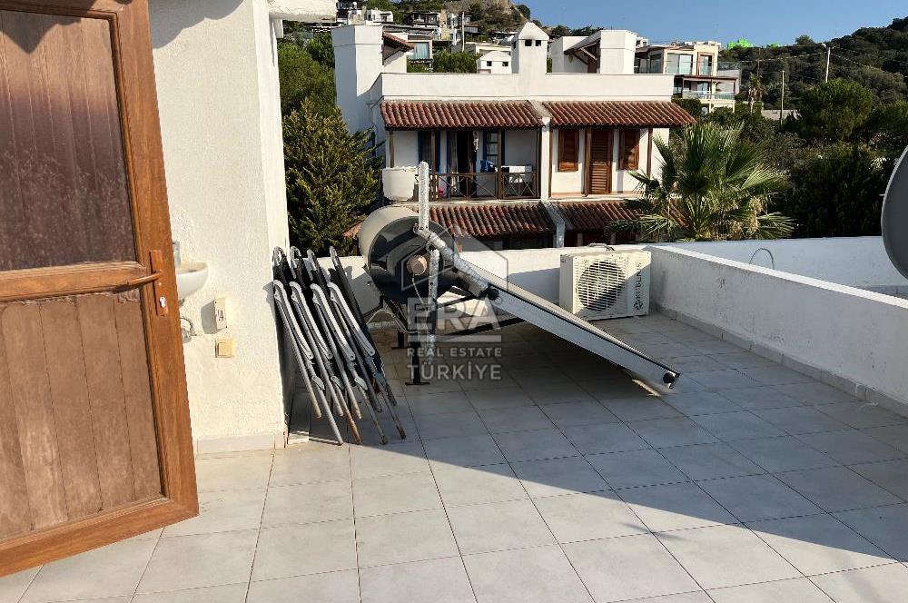 YALIKAVAK'DA SİTE İÇİ MUHTEŞEM MANZARALI KİRALIK EŞYALI MÜSTAKİL YAZLIK