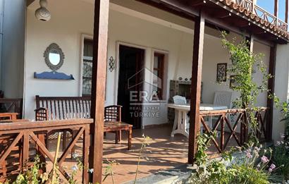YALIKAVAK'DA SİTE İÇİ MUHTEŞEM MANZARALI KİRALIK EŞYALI MÜSTAKİL YAZLIK