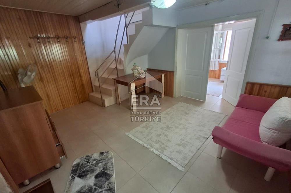 Ayvalık Sakarya Mahallesi 100 m2 Bahçeli Ev