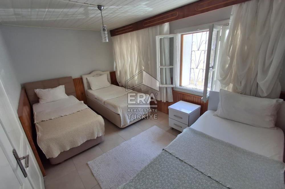 Ayvalık Sakarya Mahallesi 100 m2 Bahçeli Ev