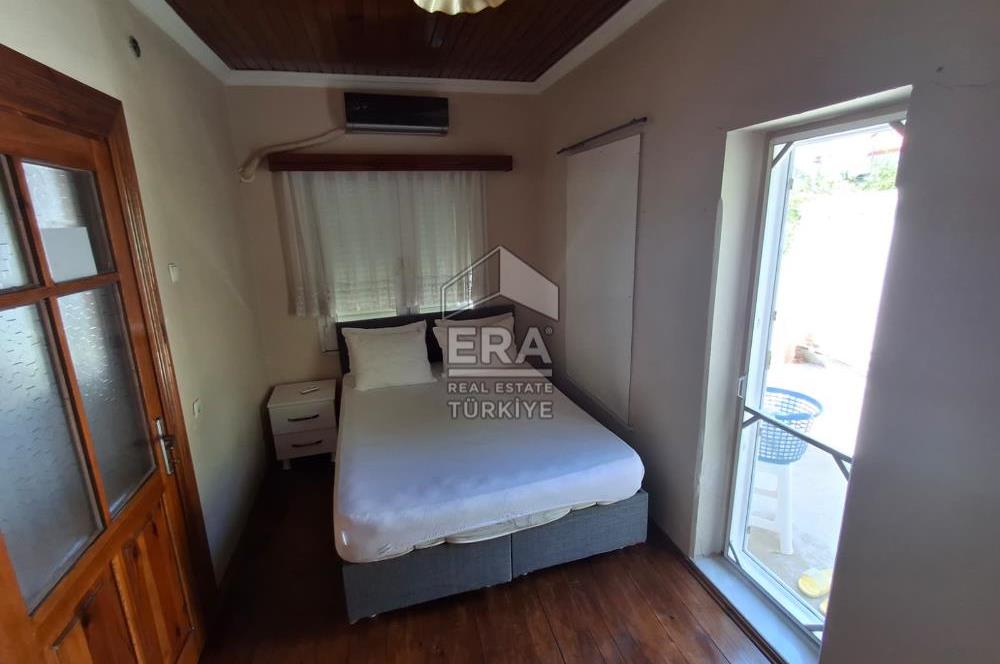 Ayvalık Sakarya Mahallesi 100 m2 Bahçeli Ev