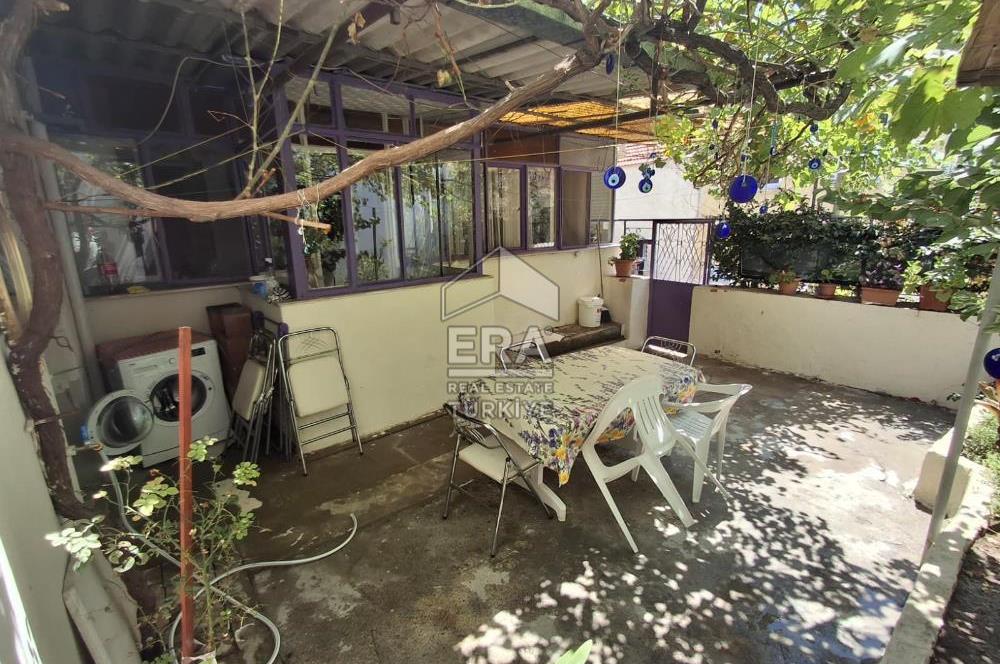 Ayvalık Sakarya Mahallesi 100 m2 Bahçeli Ev