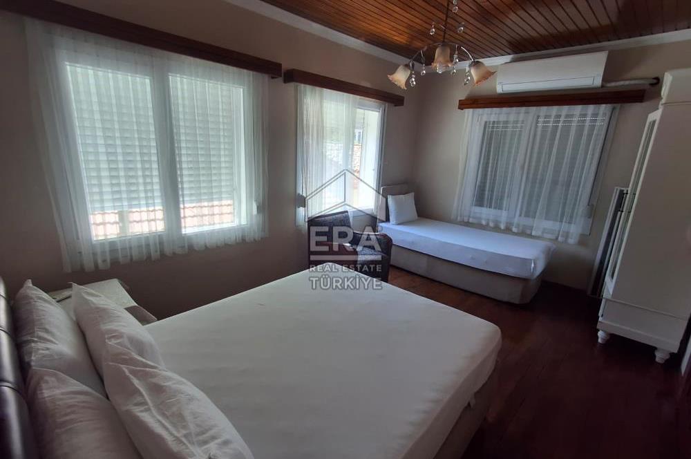 Ayvalık Sakarya Mahallesi 100 m2 Bahçeli Ev