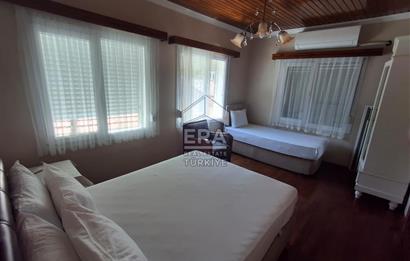 Ayvalık Sakarya Mahallesi 100 m2 Bahçeli Ev