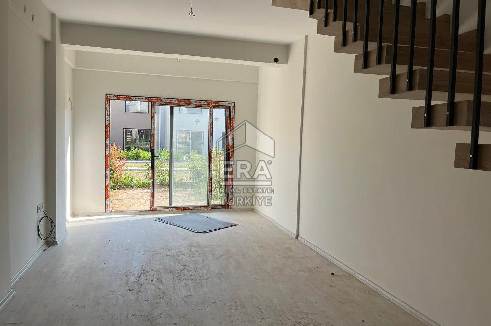 Menemen Seyrek Site içinde 2+1 Satılık Dubleks Villa