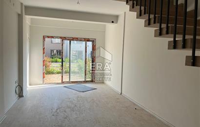 Menemen Seyrek Site içinde 2+1 Satılık Dubleks Villa