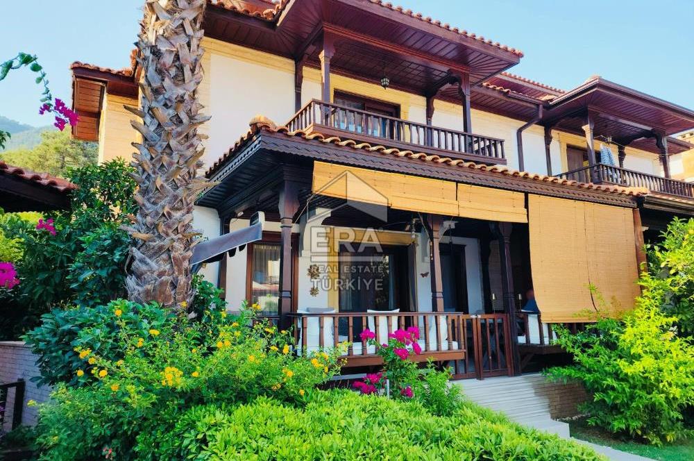 ERA NİVA'DAN MUĞLA/AKYAKA PİRAMİT EVLERİ'NDE SATILIK 4+1 VİLLA