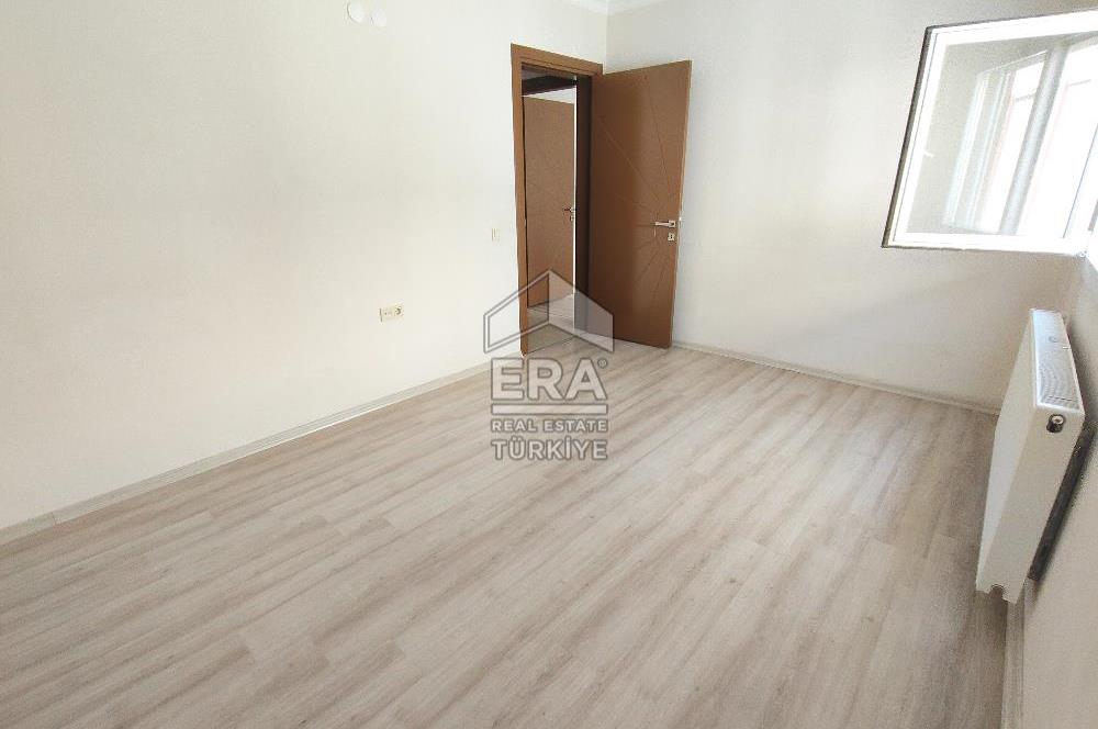 Çiğli Yeni Mah. Anadolu Cad. Üzeri Geniş Satılık 2+1