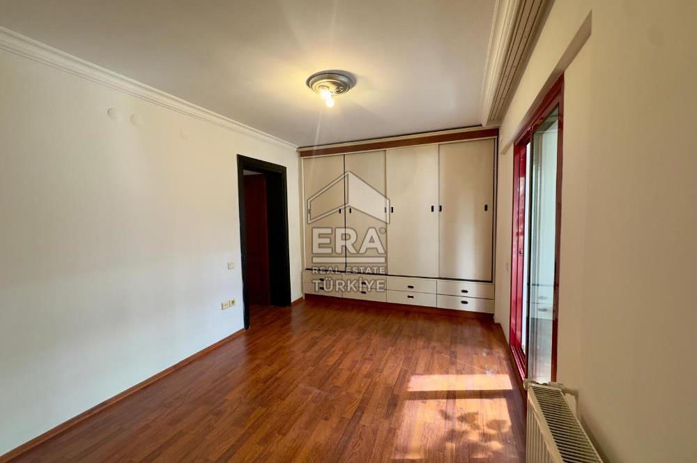 1261434669 Alsancak Kiralık 3+1, Asansörlü, Aydınlık, En Nezih Sokakta 