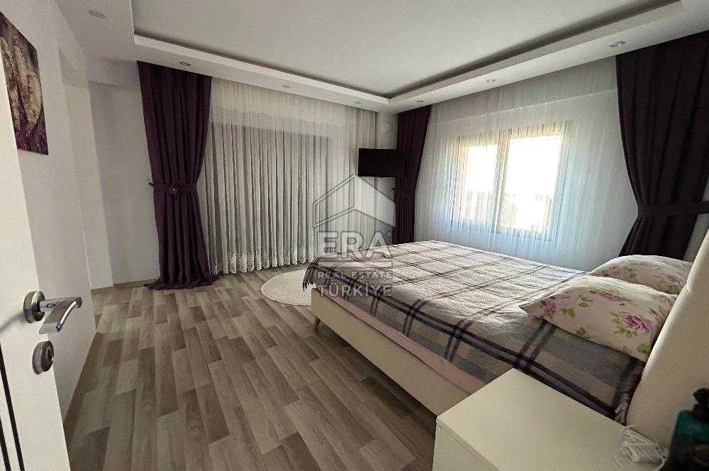 Şirinköy Mahallesi'nde Köşe Konumda Satılık Villa
