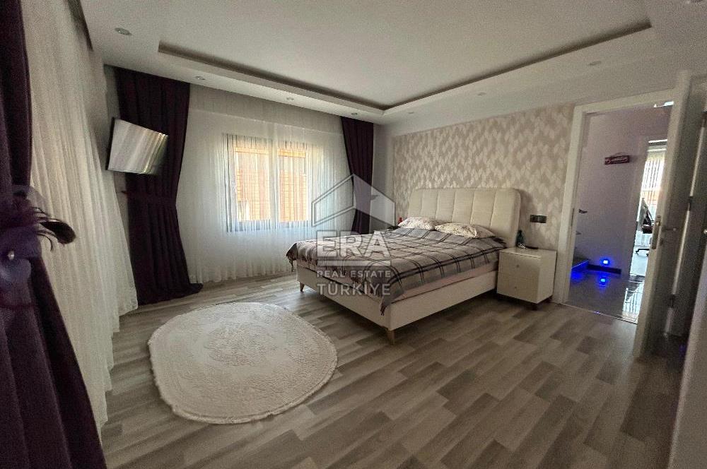 Şirinköy Mahallesi'nde Köşe Konumda Satılık Villa