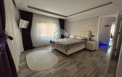 Şirinköy Mahallesi'nde Köşe Konumda Satılık Villa
