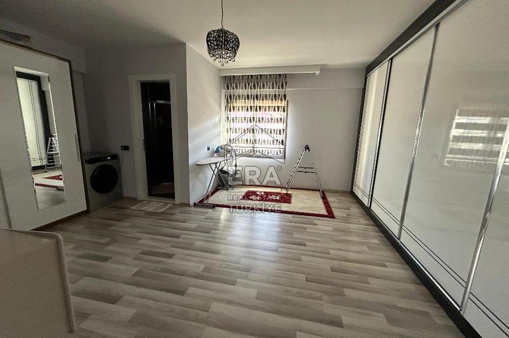 Şirinköy Mahallesi'nde Köşe Konumda Satılık Villa