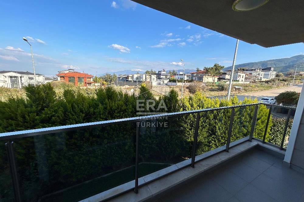 Şirinköy Mahallesi'nde Köşe Konumda Satılık Villa