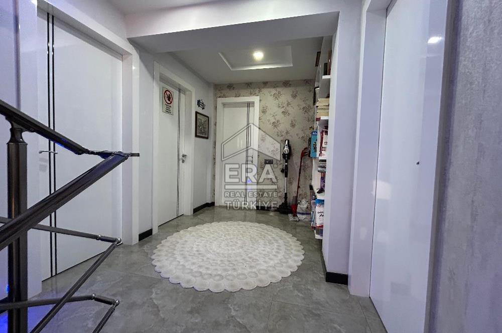 Şirinköy Mahallesi'nde Köşe Konumda Satılık Villa
