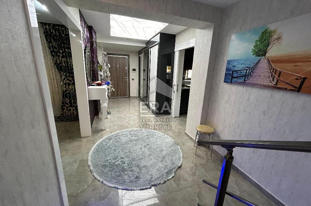 Şirinköy Mahallesi'nde Köşe Konumda Satılık Villa