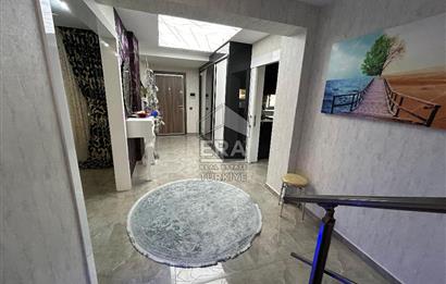 Şirinköy Mahallesi'nde Köşe Konumda Satılık Villa