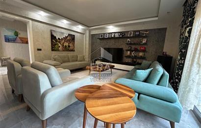 Şirinköy Mahallesi'nde Köşe Konumda Satılık Villa