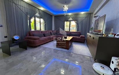 Şirinköy Mahallesi'nde Köşe Konumda Satılık Villa