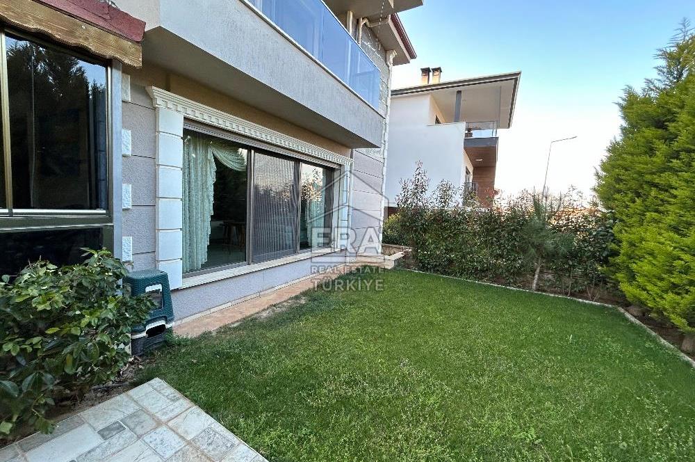 Şirinköy Mahallesi'nde Köşe Konumda Satılık Villa