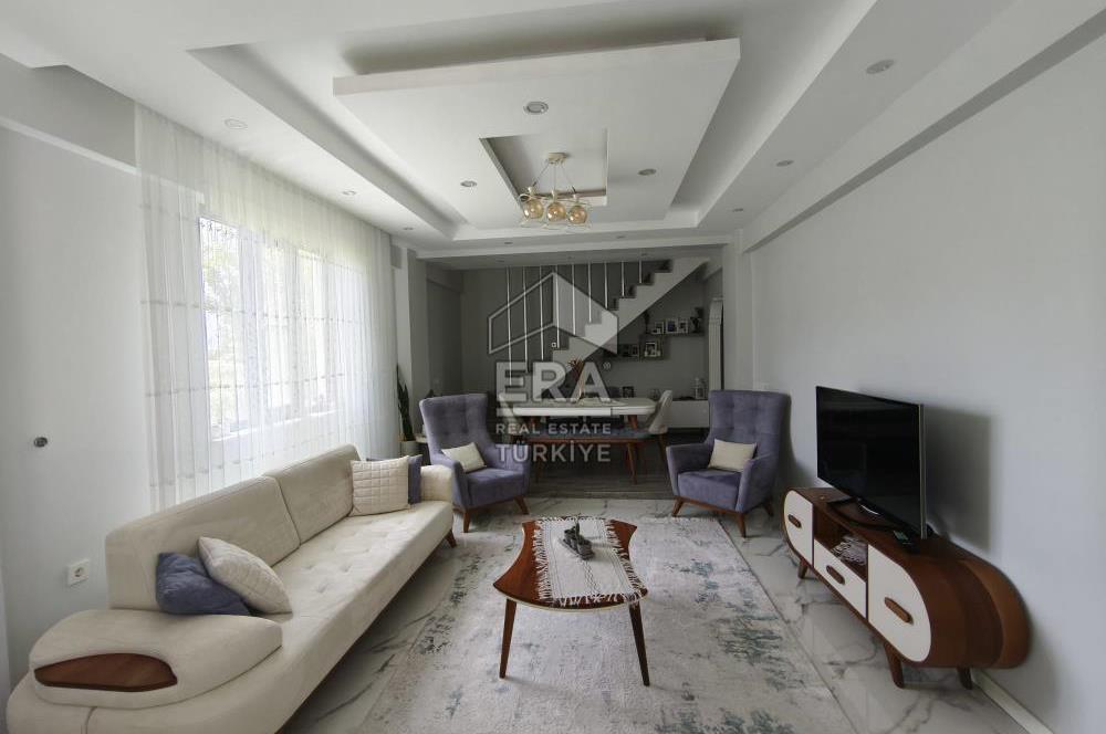  Tavas Yaka Mahallesi'nde 5+1 Villa 