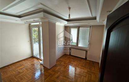 ACIBADEM CADDESİNDE BAKIMLI 3+1 KİRALIK DAİRE