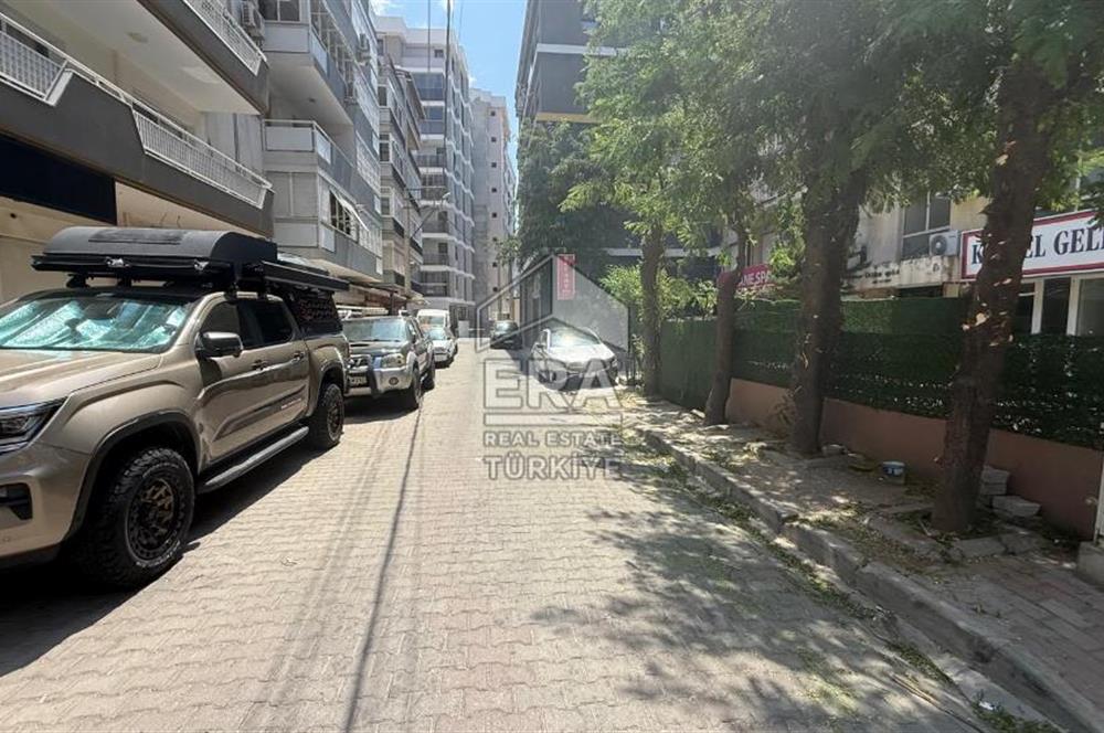 Girne Bulvarı Yakını Köşe Konumlu Satılık Dükkan