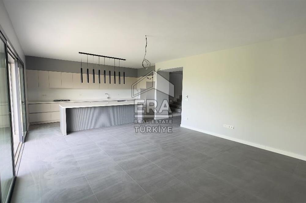 Urla Yenikent Mahallesi 5+1 Kiralık Villa