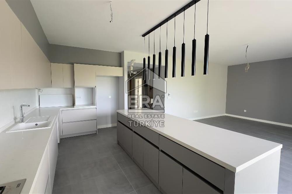 Urla Yenikent Mahallesi 5+1 Kiralık Villa