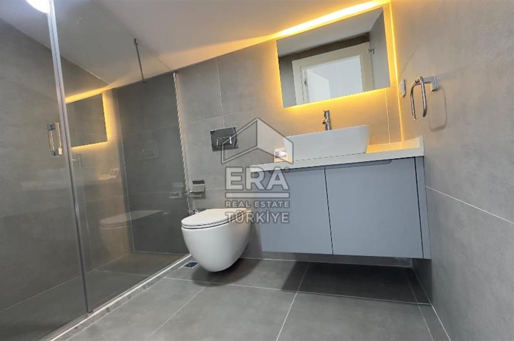 Urla Yenikent Mahallesi 5+1 Kiralık Villa