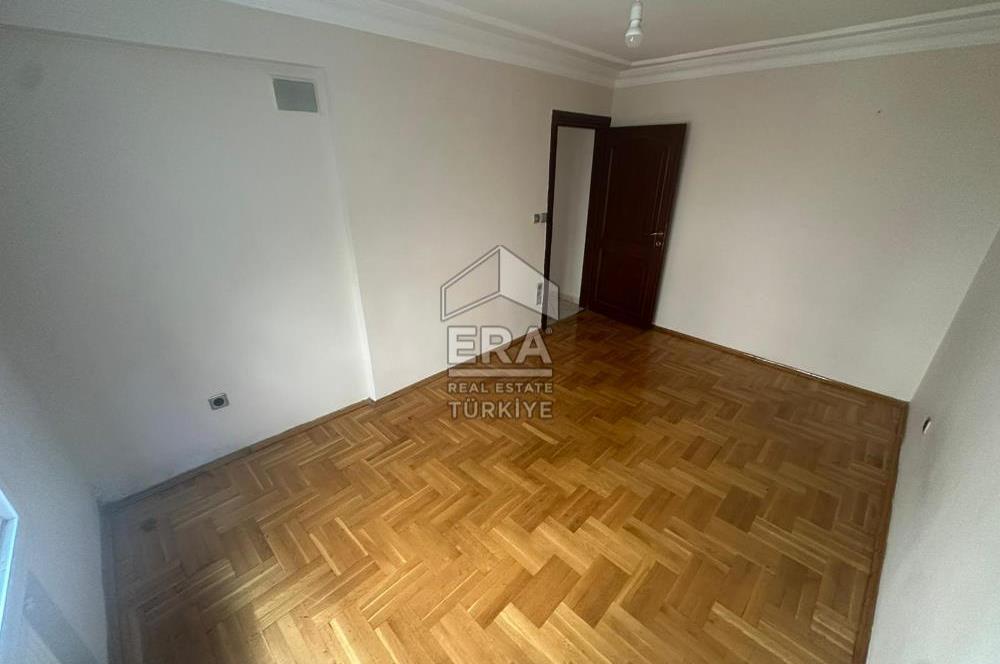 ACIBADEM CADDESİNDE BAKIMLI 3+1 KİRALIK DAİRE