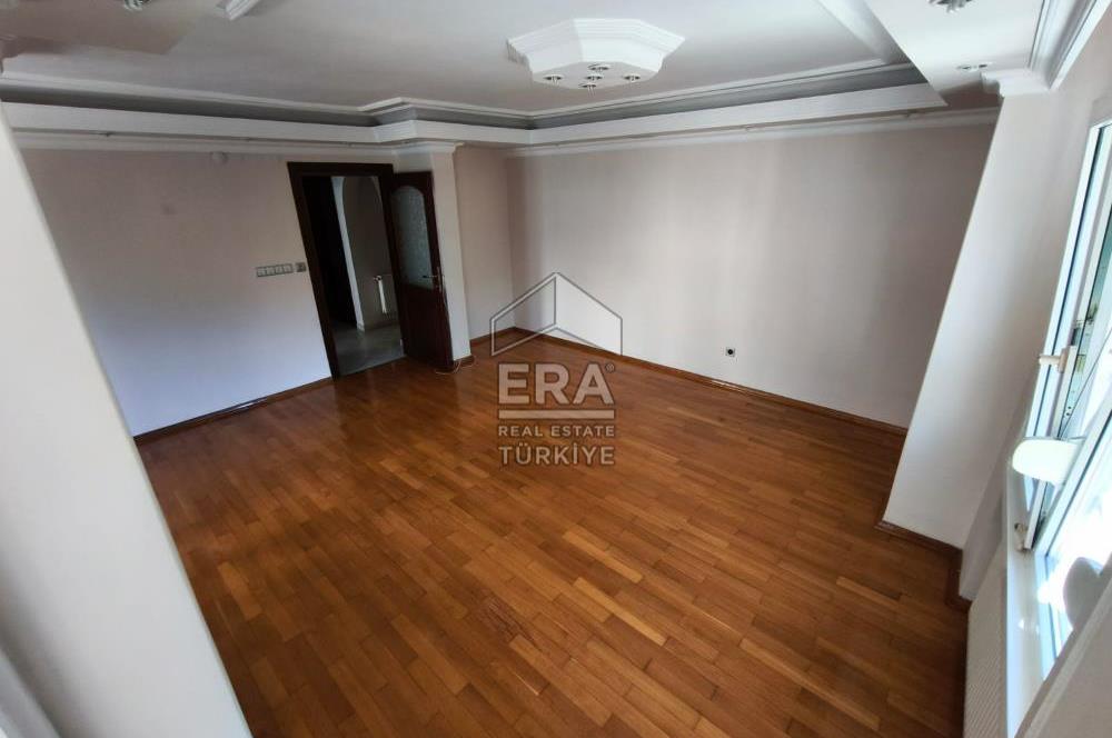 ACIBADEM CADDESİNDE BAKIMLI 3+1 KİRALIK DAİRE