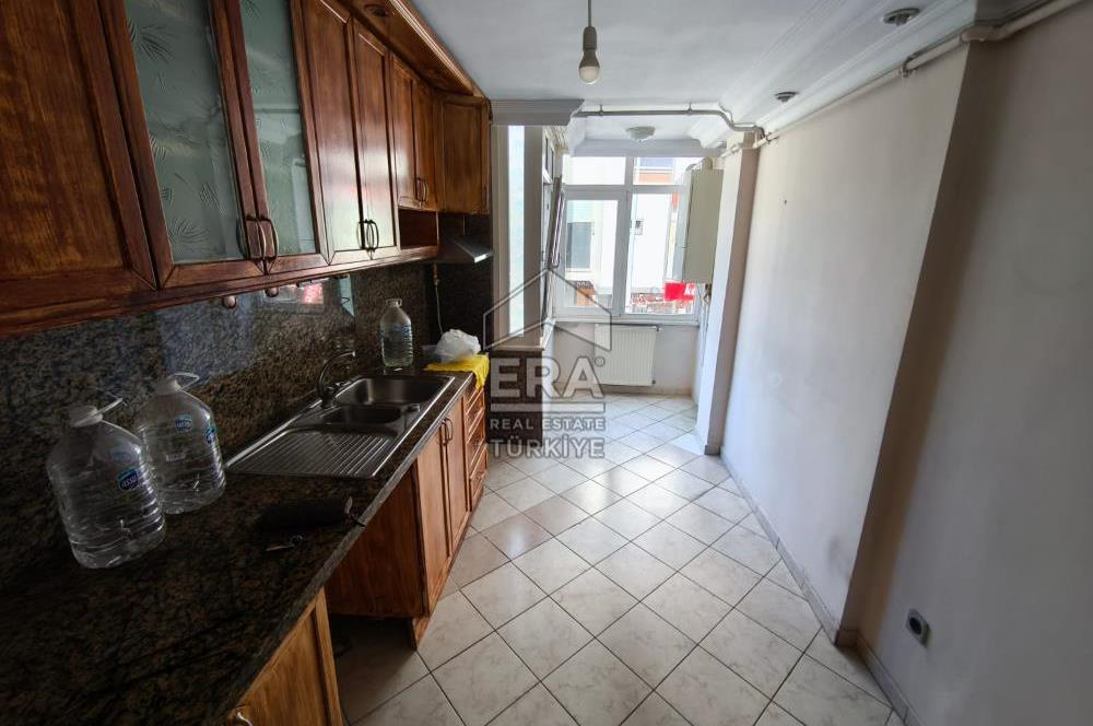 ACIBADEM CADDESİNDE BAKIMLI 3+1 KİRALIK DAİRE