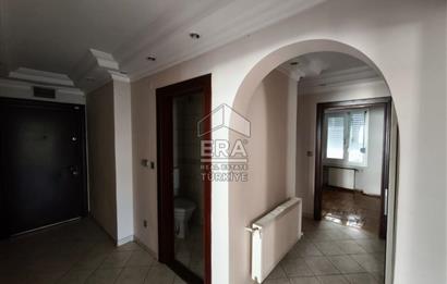 ACIBADEM CADDESİNDE BAKIMLI 3+1 KİRALIK DAİRE
