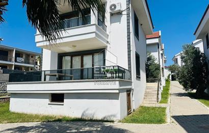 Ayvalık Deniz Ve Havuz Manzaralı Full Eşyalı Kiralık Lüks Villa