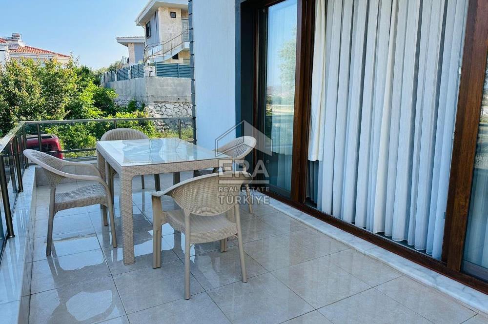 Ayvalık Deniz Ve Havuz Manzaralı Full Eşyalı Kiralık Lüks Villa