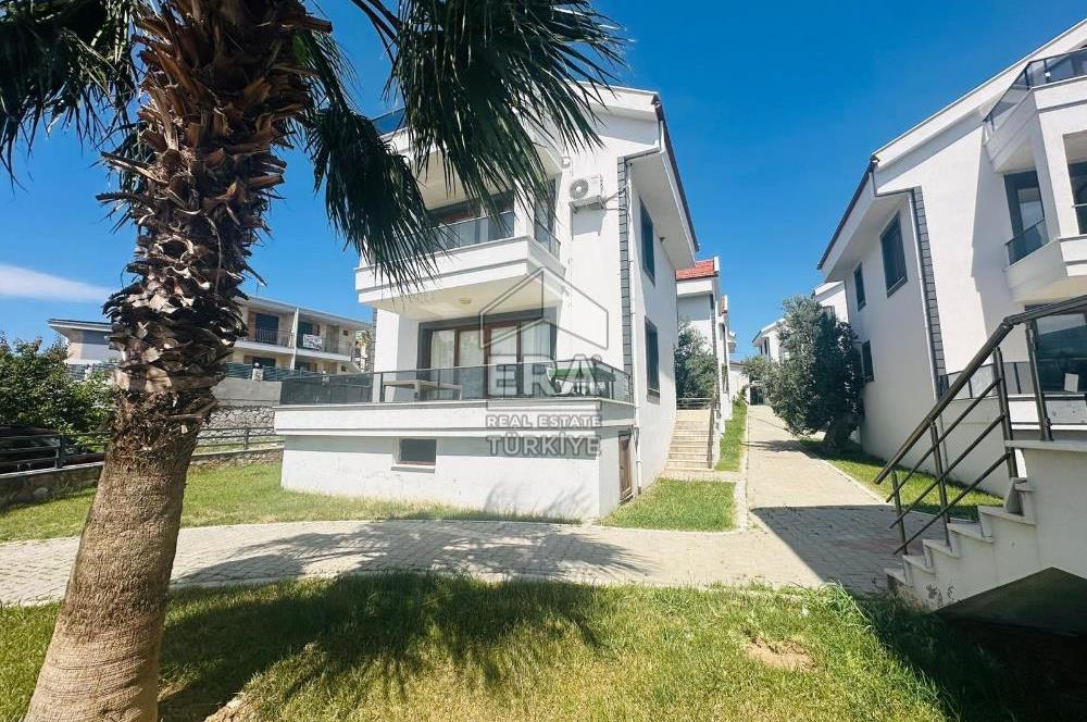 Ayvalık Deniz Ve Havuz Manzaralı Full Eşyalı Kiralık Lüks Villa