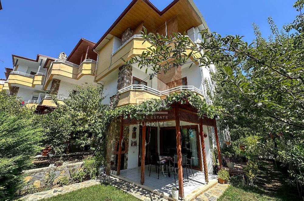 ÇANAKKALE AYVACIK MIHLI MAH SATILIK SİTE İÇİNDE 4+1 KÖŞE VİLLA