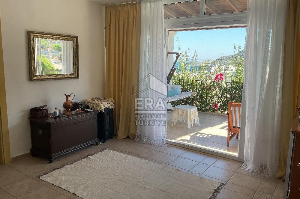 YALIKAVAK GÜMÜŞLÜK  ARASINDA DENİZ MANZARALI SATILIK DUBLEKS DAİRE
