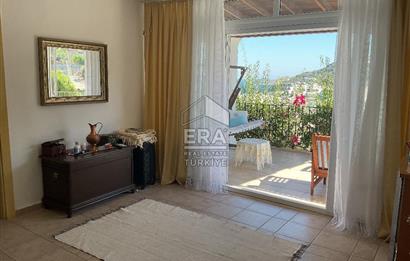 YALIKAVAK GÜMÜŞLÜK  ARASINDA DENİZ MANZARALI SATILIK DUBLEKS DAİRE