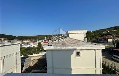 Satılık Sapanca Göl Kenarında 5+2 Brüt 410 m2 Tripleks Villa