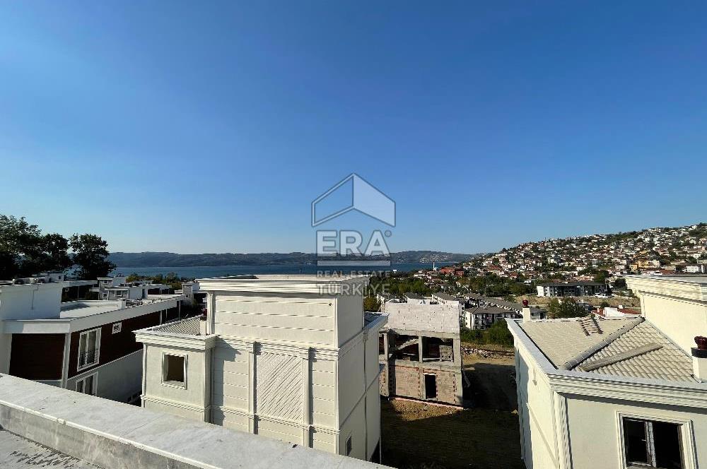 Satılık Sapanca Göl Kenarında 5+2 Brüt 410 m2 Tripleks Villa