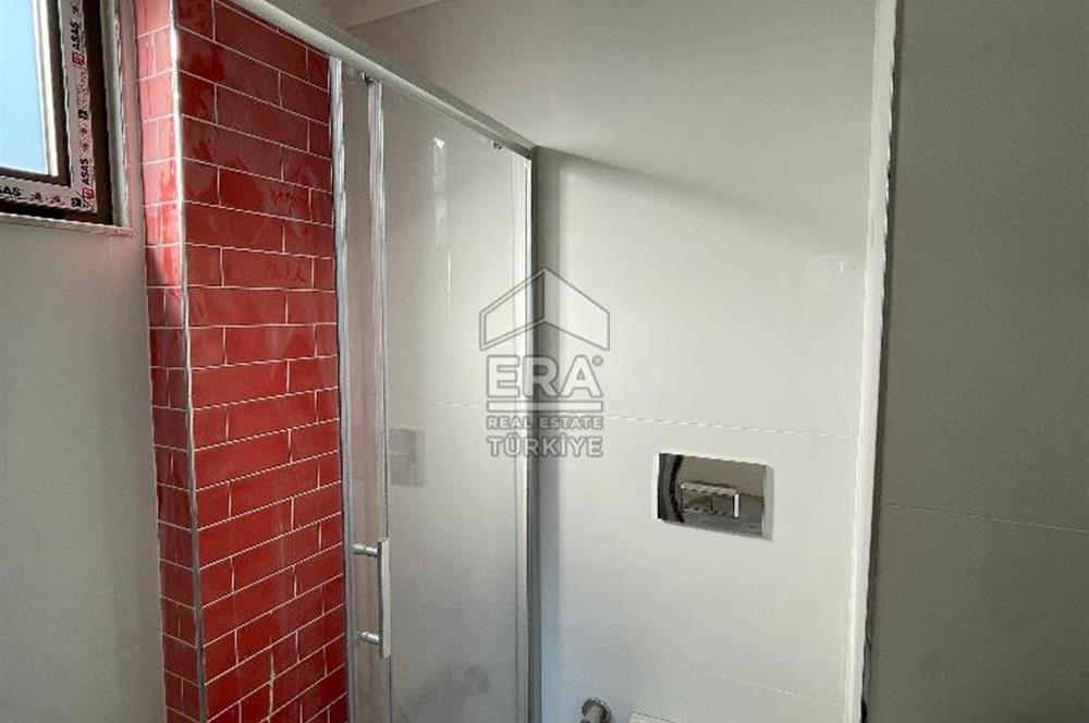 Satılık Sapanca Göl Kenarında 5+2 Brüt 410 m2 Tripleks Villa