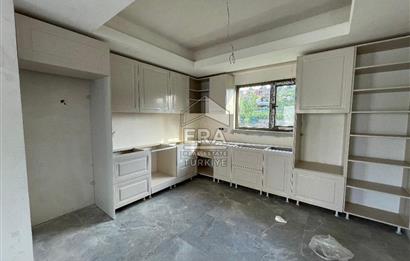 Satılık Sapanca Göl Kenarında 5+2 Brüt 410 m2 Tripleks Villa