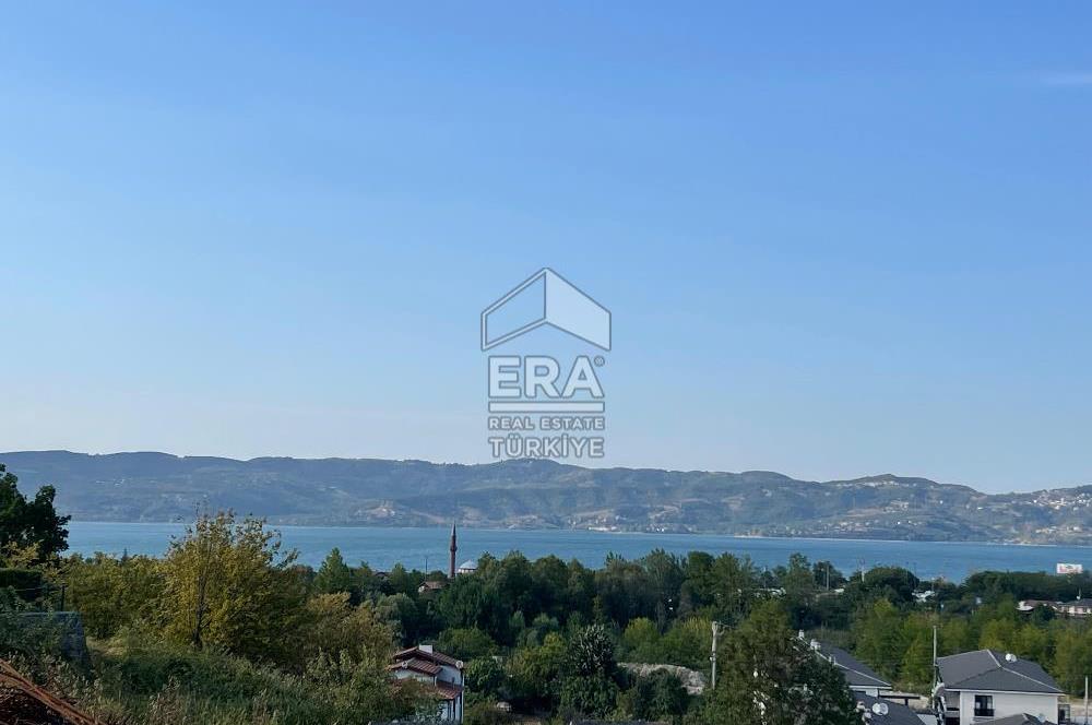 Satılık Sapanca Göl Kenarında 5+2 Brüt 410 m2 Tripleks Villa