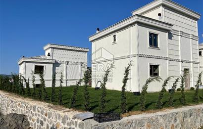Satılık Sapanca Göl Kenarında 5+2 Brüt 410 m2 Tripleks Villa